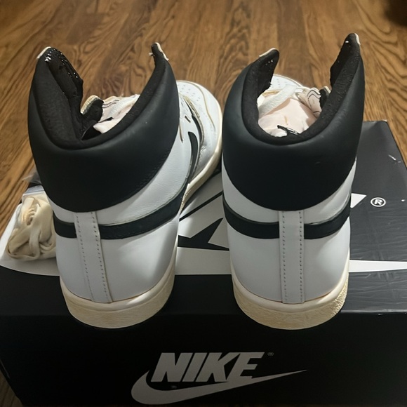 Men’s Nike Jordan Air Ship - Picture 2 of 7